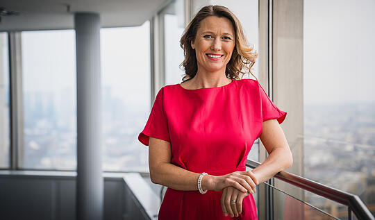 Sonja Zitzmann erweitert die 5 Sterne Future Stars: Von der Natur lernen, Zukunft erfolgreich gestalten Sonja Zitzmann erweitert die 5 Sterne Future Stars: Von der Natur lernen, Zukunft erfolgreich gestalten